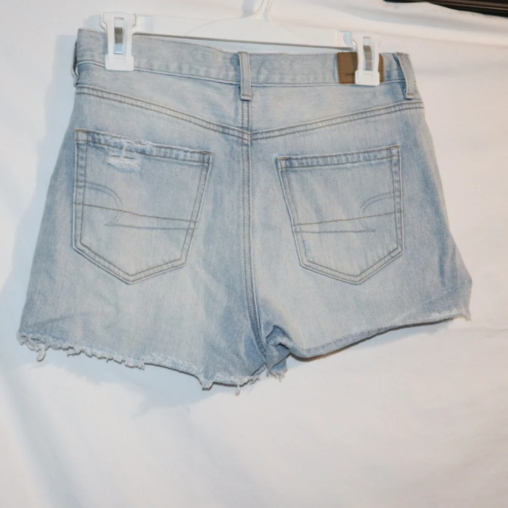 American Eagle Light Wash Jean Shorts With Snap Sides - Picture 10 of 12
